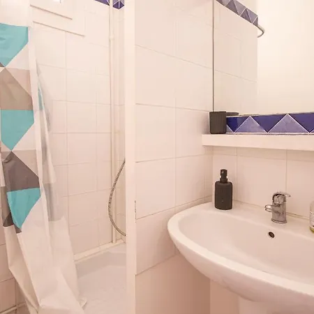 Apartament #1 Centre Au Calme, Lumineux, Stationnement Facile *